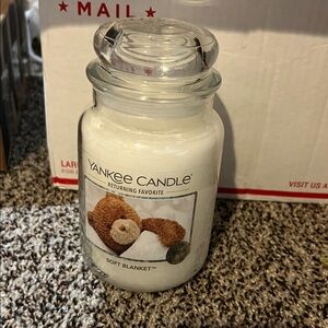 Large Yankee Candle soft blanket candle